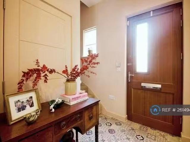House for rent in Ponders End, Greater London
