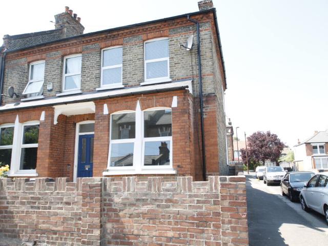 Room for rent in London Borough of Lewisham, Cat Hill