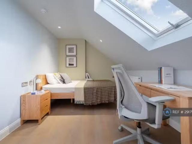 House for rent in Epsom, Surrey