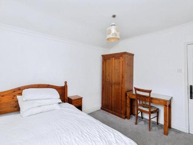 Room for rent in Cat Hill