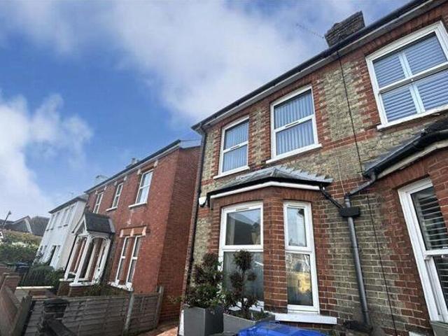 House for rent in Row Town, Surrey