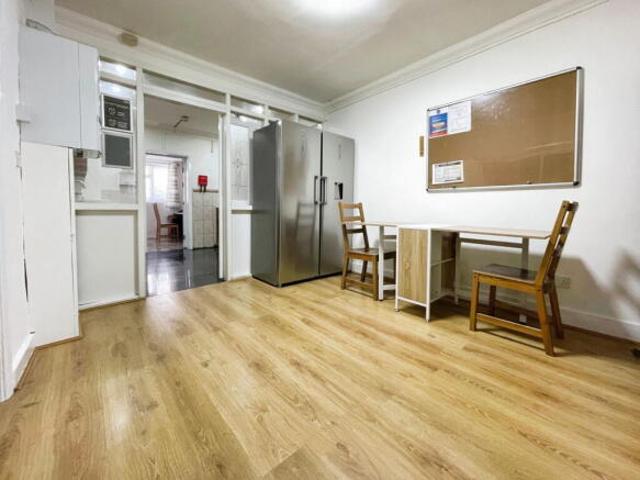 Room for rent in Cat Hill