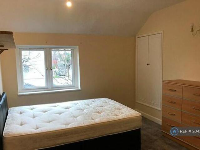 House for rent in South Farnborough, Rushmoor