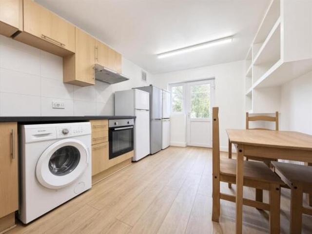 Room for rent in North Kensington, Greater London
