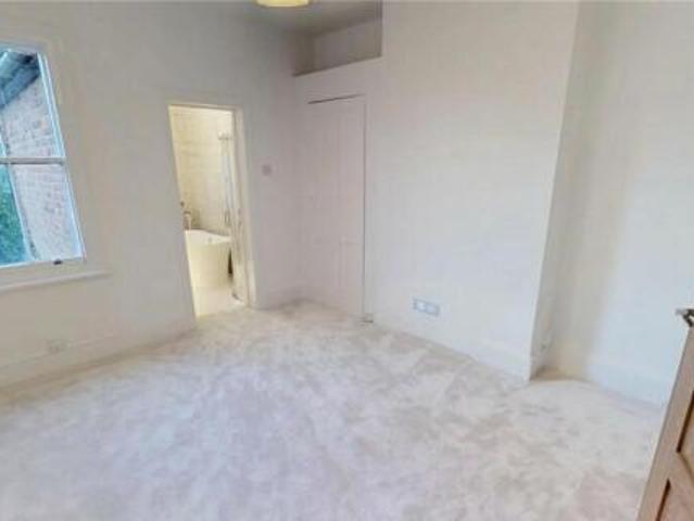 House for rent in Surrey