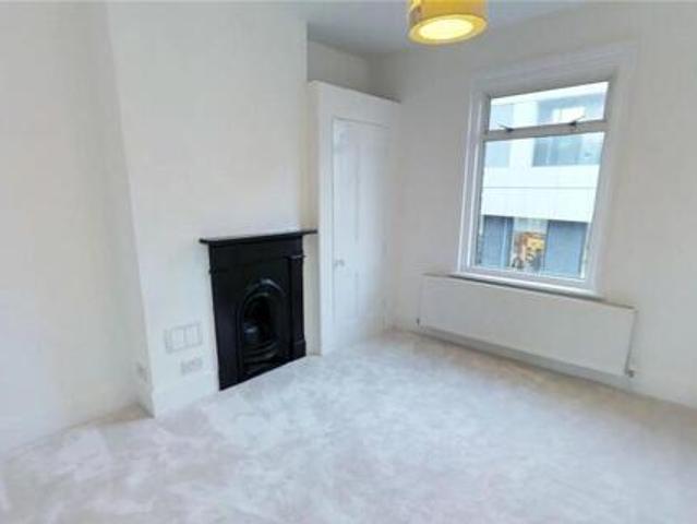 House for rent in Surrey