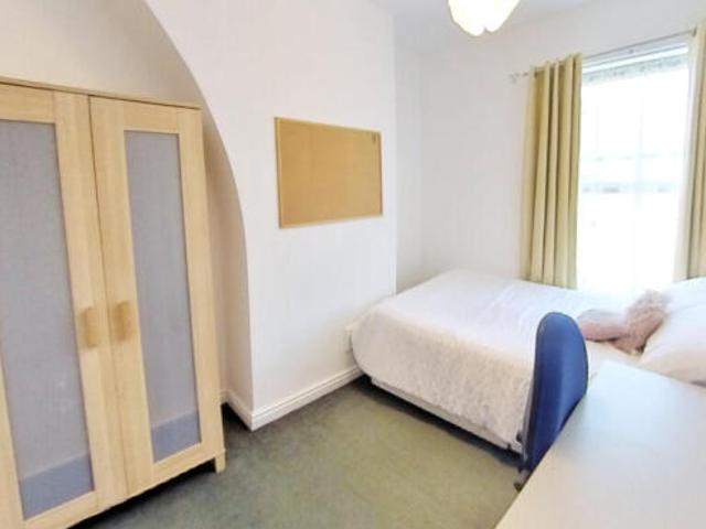 Room for rent in Northgate Village, Two Mills