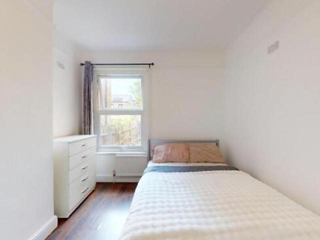 Room for rent in Wood Green, Greater London