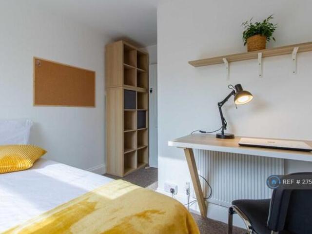 Room for rent in Golden Valley, Gloucestershire