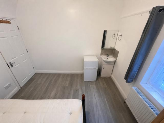 Room for rent in Grove Park, Greater London