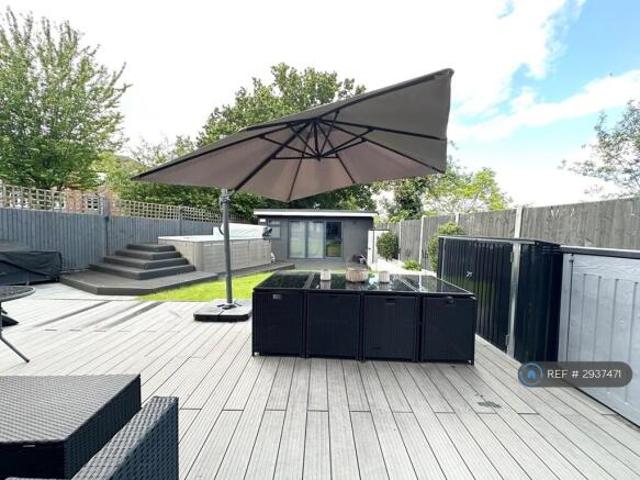 Room for rent in Grove Park, Greater London