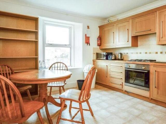 Room for rent in Follaton, Strode