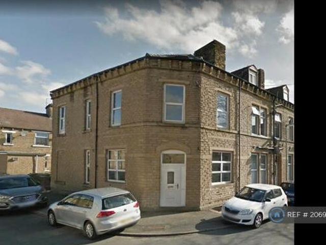 House for rent in Huddersfield, Kirklees