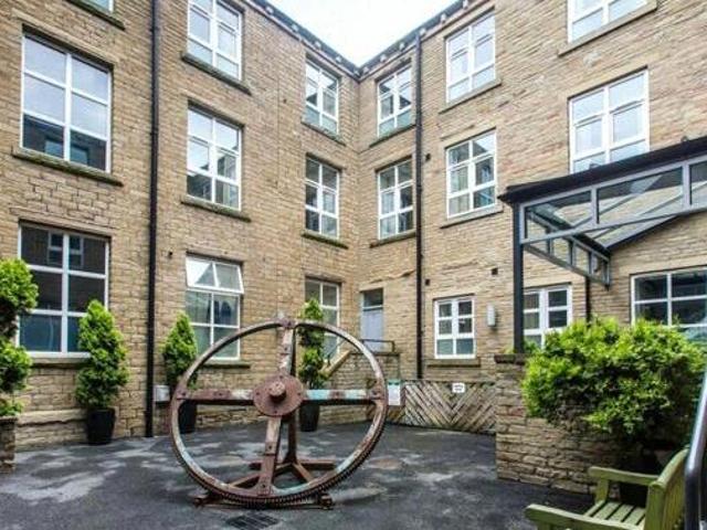 House for rent in Hillhouse, Huddersfield
