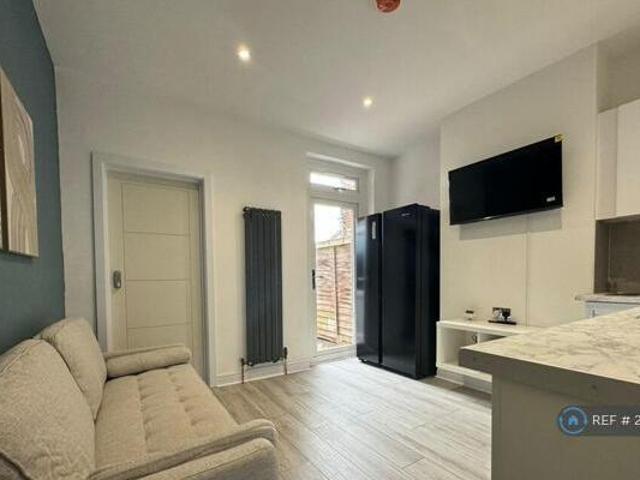 House for rent in The Dales, Key Street