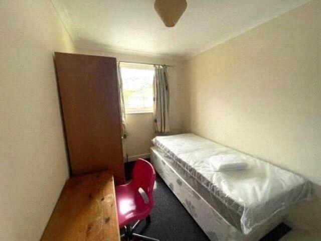 Room for rent in South Twerton, Dulcote