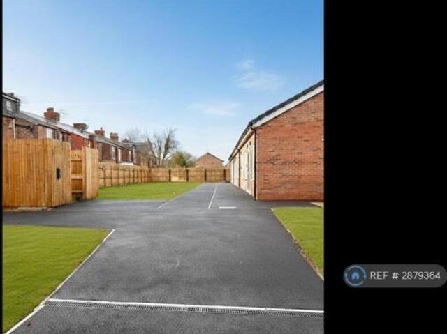 Room for rent in Kensington, Calderstones