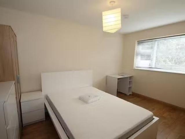 House for rent in Badshot Lea, Waverley