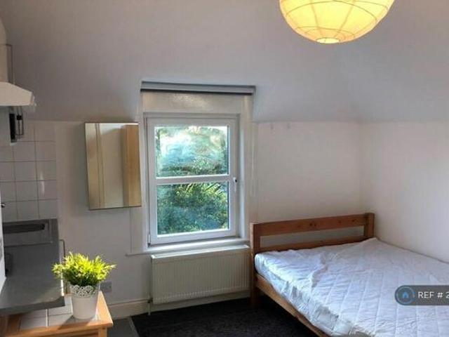 House for rent in Kingston Upon Thames, Greater London