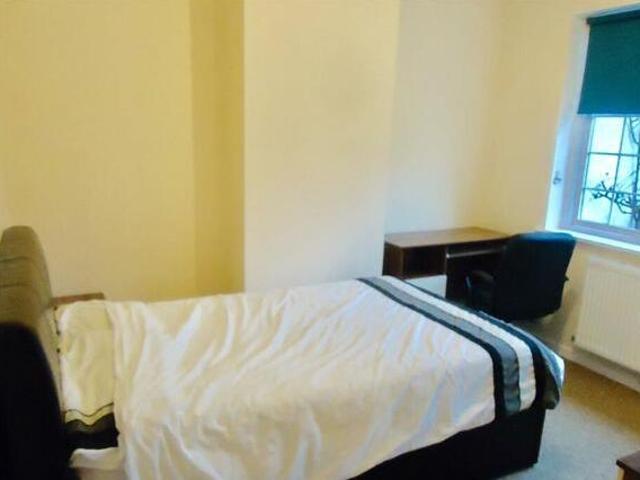 House for rent in Fishersgate, West Sussex