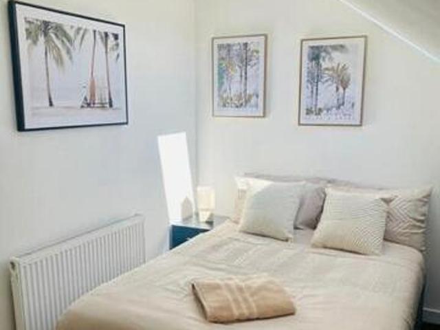 House for rent in Calderstones