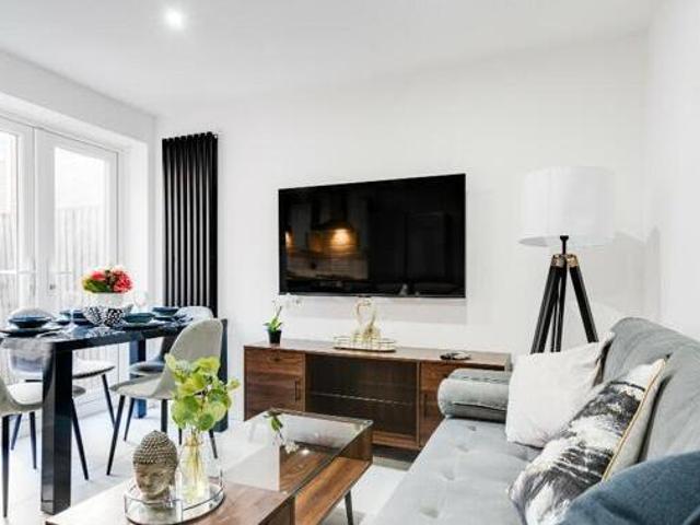 House for rent in Calderstones