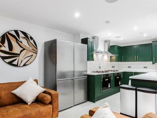 House for rent in Calderstones
