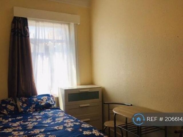 House for rent in Lyons, Greater London