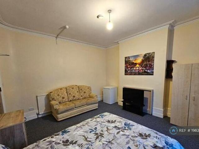 House for rent in Lyons, Greater London