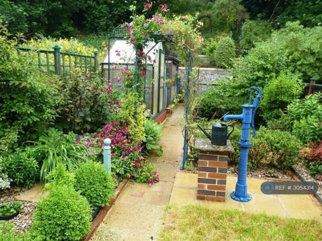 Room for rent in Dover, Kent