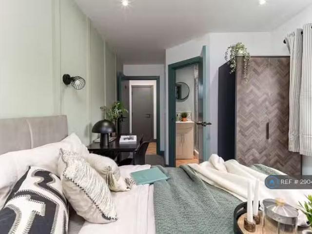 House for rent in Chesham, Bury