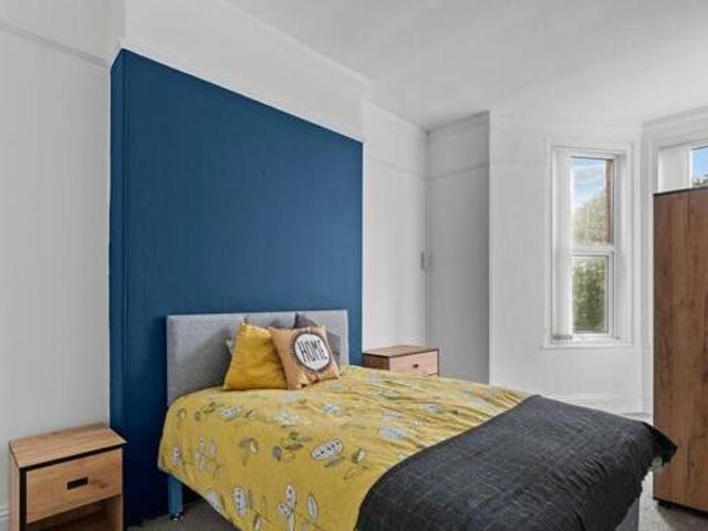 House for rent in Follaton, Strode