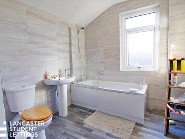 Room for rent in Bulk, Bare