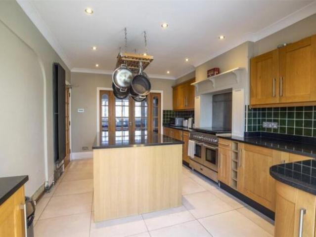 Room for rent in Carshalton, Greater London