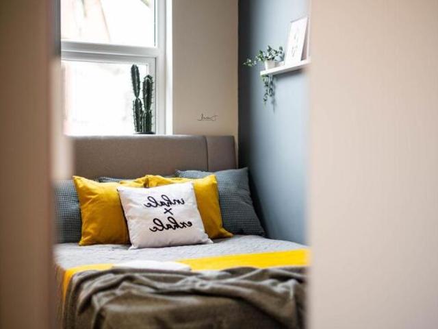 Room for rent in Moses Gate, Lee Bank