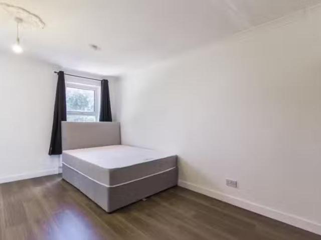 House for rent in Erith, Greater London