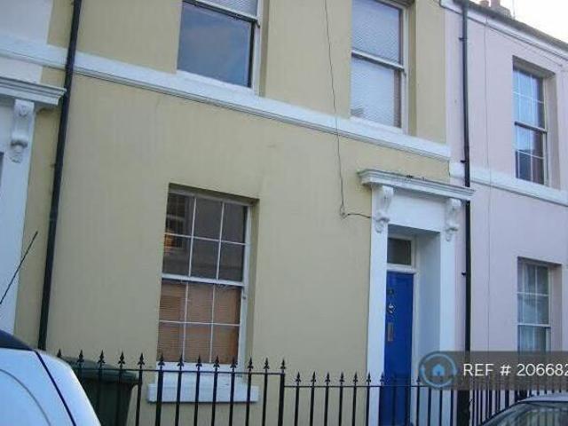 House for rent in Follaton, Strode