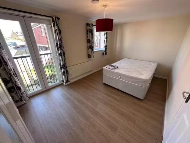 House for rent in Kingswood