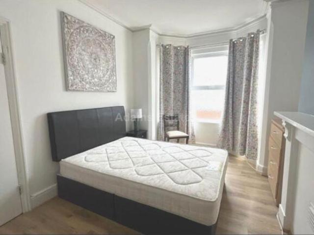 Room for rent in Newtown, Reading