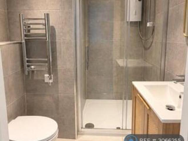 Room for rent in Cat Hill, England
