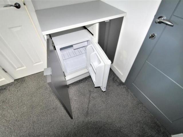 Room for rent in South Lane, West Yorkshire