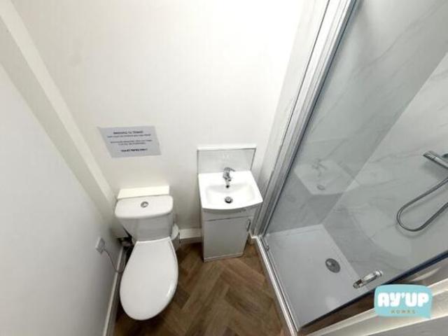 Room for rent in Britannia, Porth