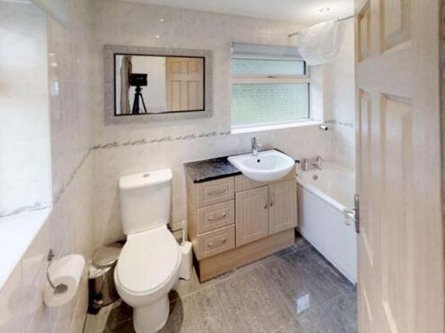 Room for rent in Westborough, Surrey