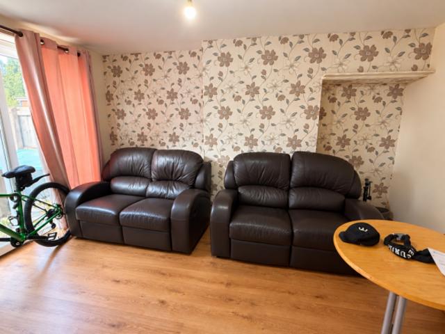 Room for rent in South Lane, West Yorkshire