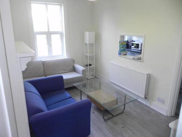 Room for rent in Westborough, Surrey
