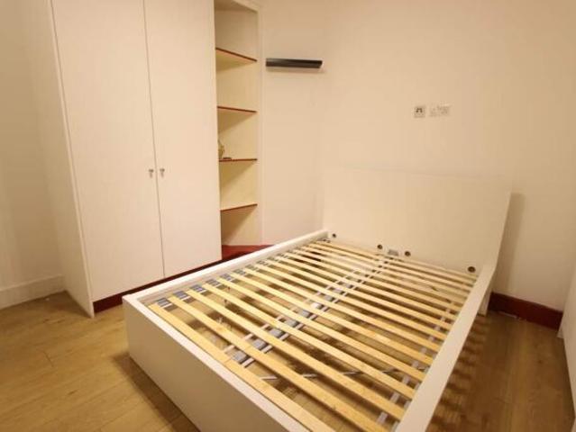 Room for rent in Cat Hill