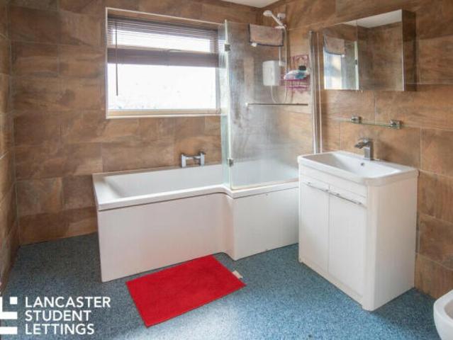 Room for rent in Bare, Lancashire