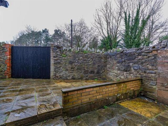 Room for rent in Plasnewydd, Falcon Lodge