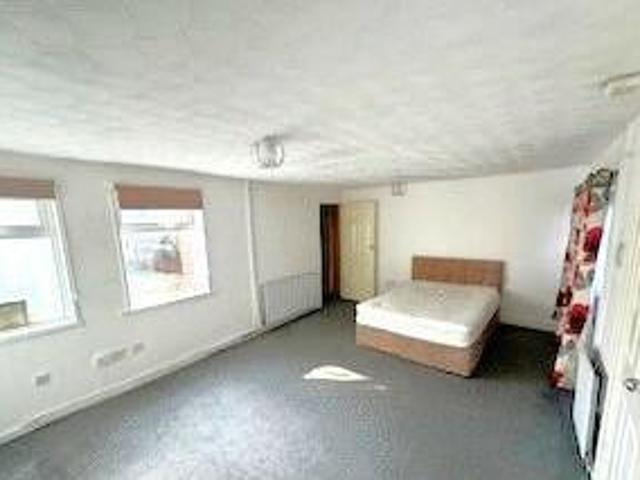 House for rent in Town Centre, Roby Mill