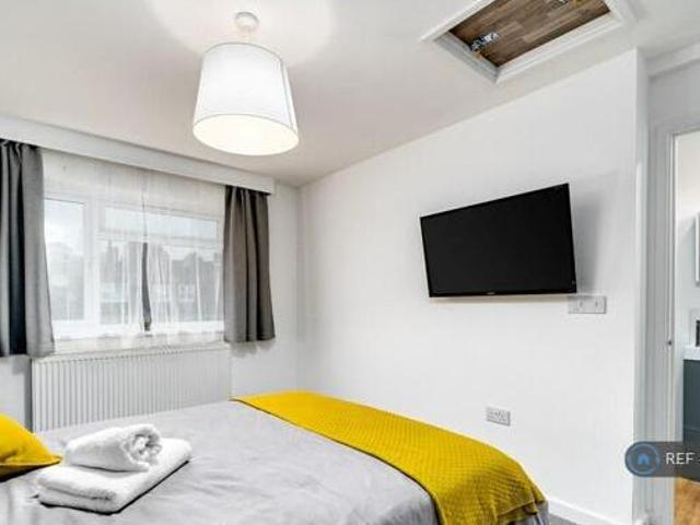 House for rent in Lyons, Greater London